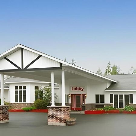Econo Lodge Lakeshore Manistique Esterno foto
