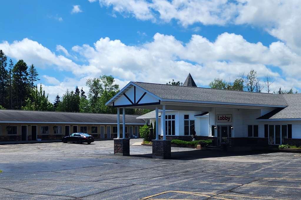Econo Lodge Lakeshore Manistique Esterno foto