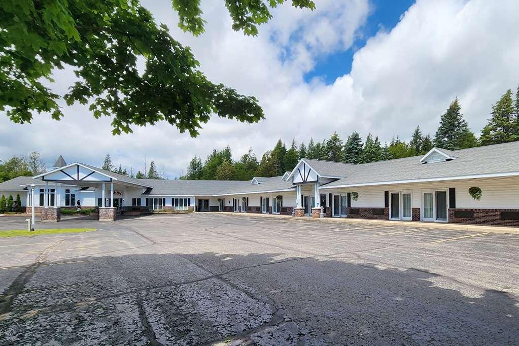 Econo Lodge Lakeshore Manistique Esterno foto