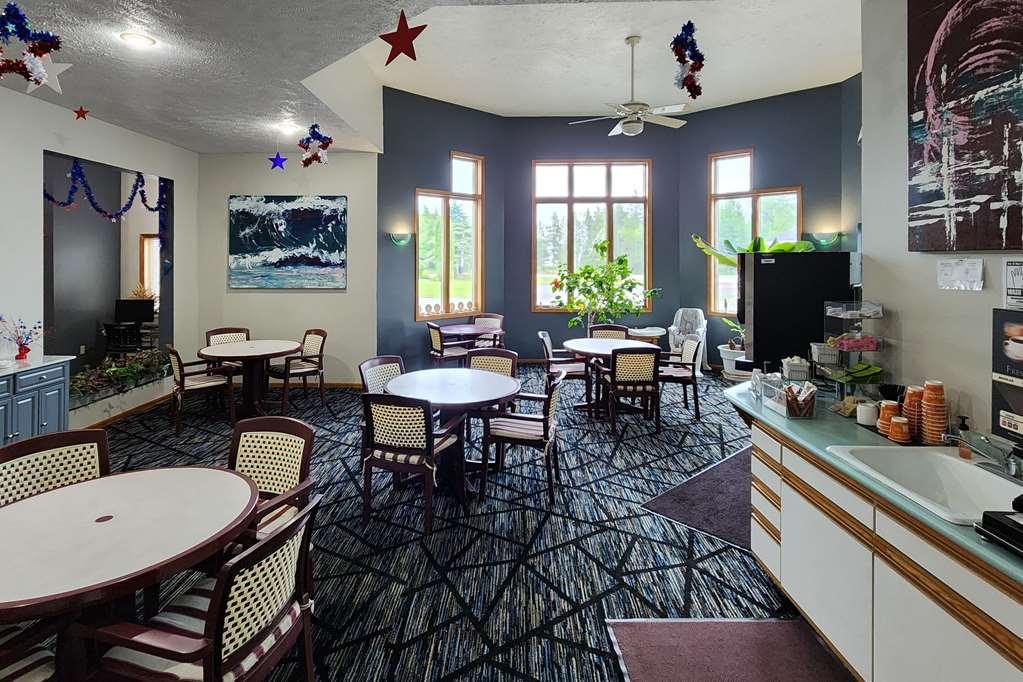 Econo Lodge Lakeshore Manistique Ristorante foto